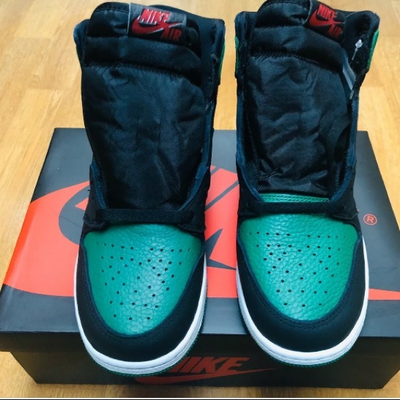 PineGreenXRetro1s - Picture 1 of 5